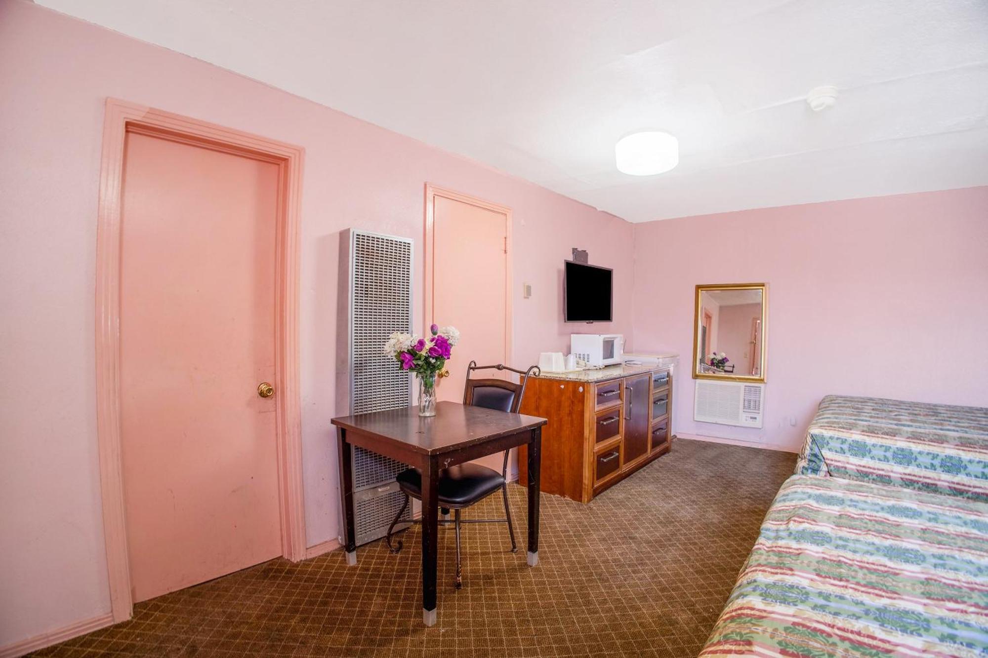 Sands Motel By Oyo El Paso Near Airport Eksteriør billede